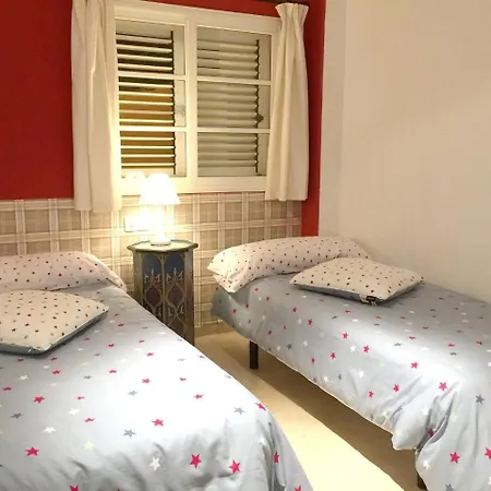 Calle Dr. Celestino Gonzalez Padron - 2 Apartment *